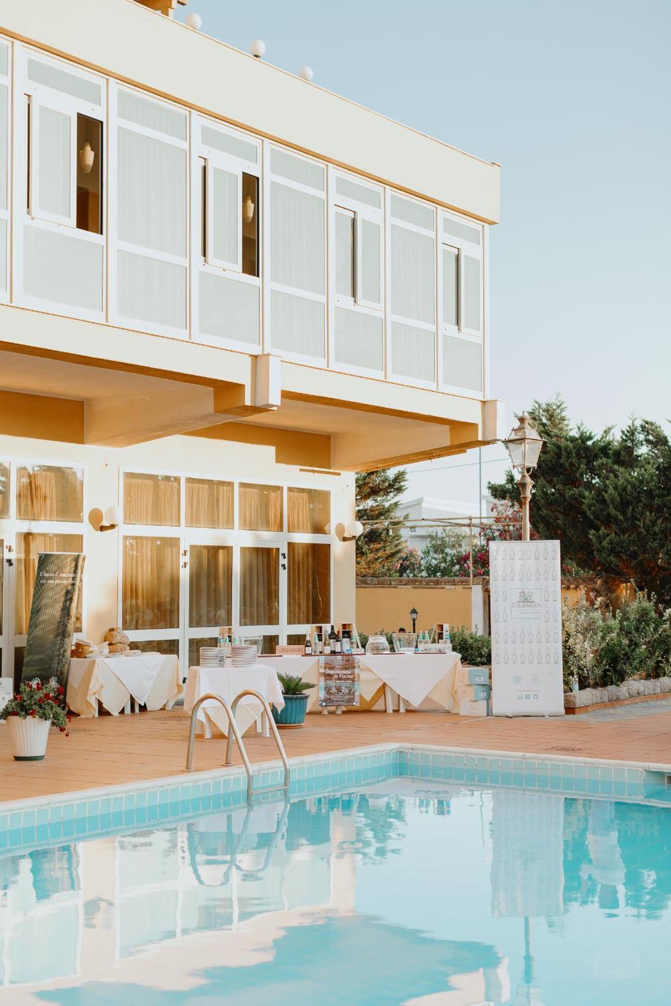 Club Malaspina Hotel&resort Bosa Exterior foto