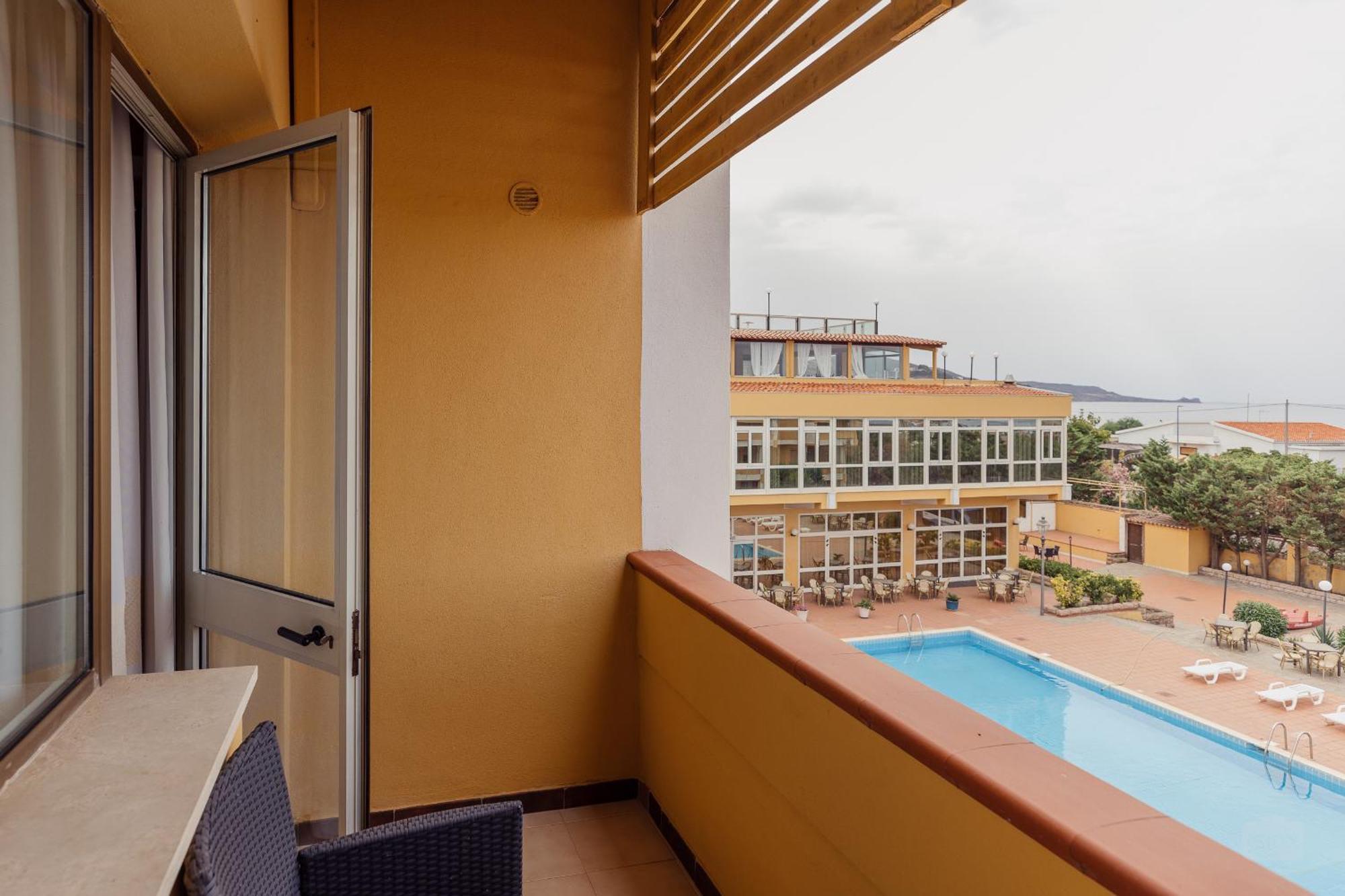 Club Malaspina Hotel&resort Bosa Exterior foto